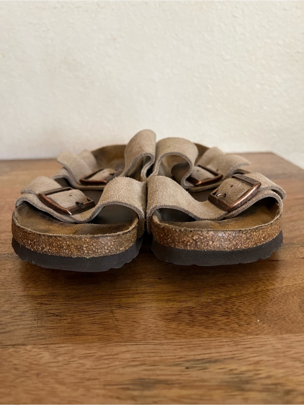 Birkenstock Arizona Tan Suede Sandals Size 41 L10 -10.5 M 8 -8.5. Regular fit - Picture 10 of 16
